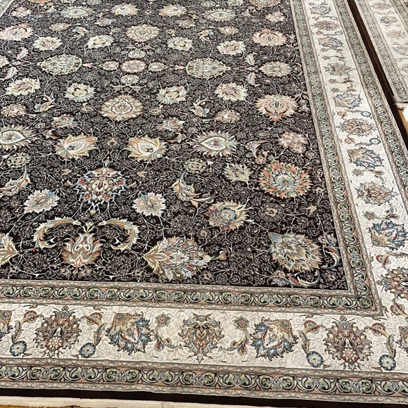 Carpet for sell - Picture 1 of 2